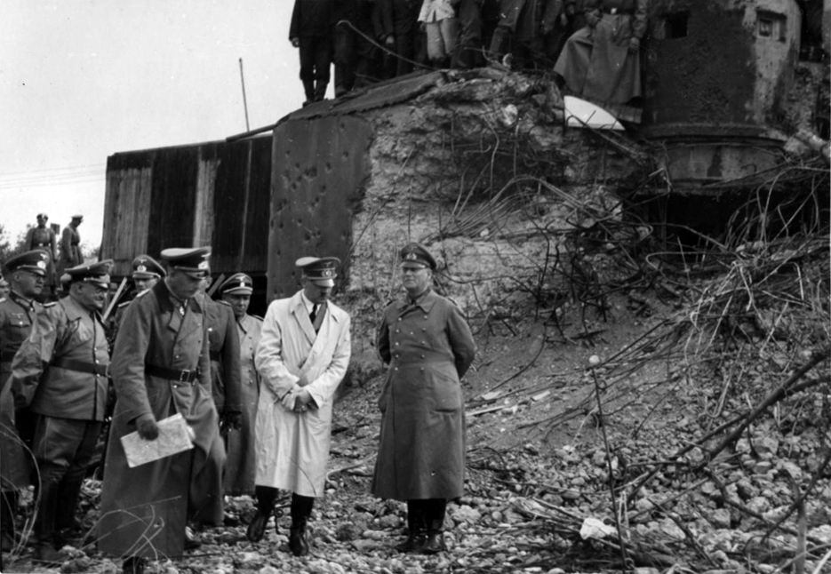 Adolf Hitler visits French bunkers in the Vogesen 